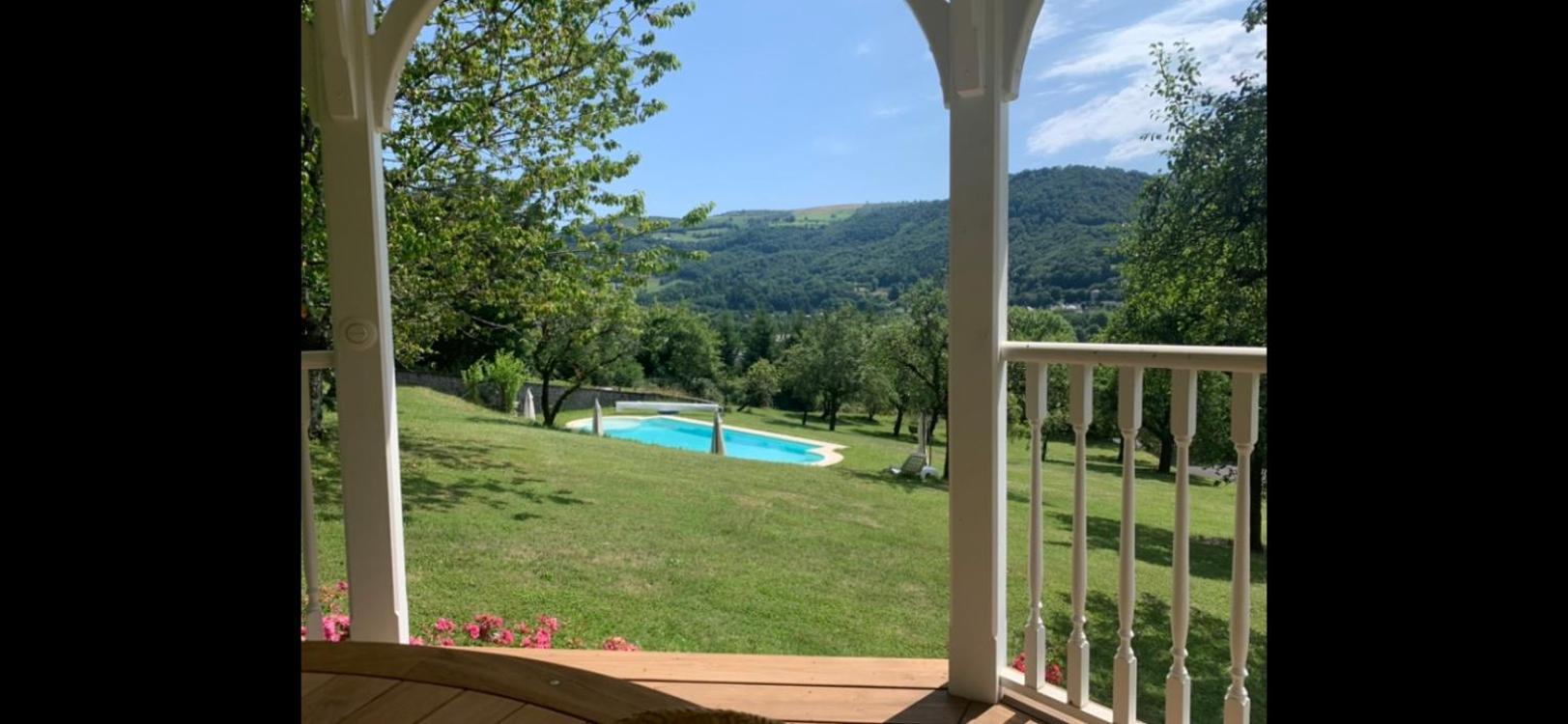 Le Terrondou Hotel Vic sur Cere Bagian luar foto